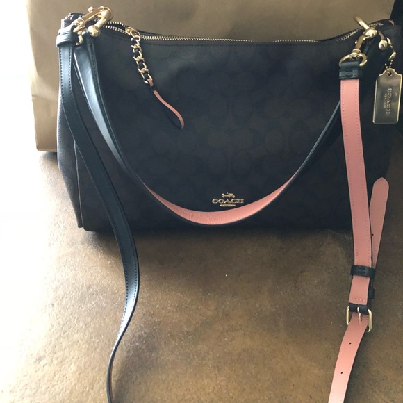 small mia shoulder bag in signature canvas